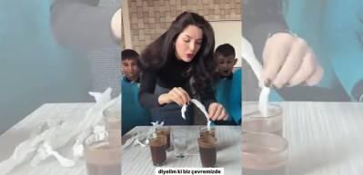 Bir &ouml;ğretmenin &ouml;ğrencileriyle birlikte &ccedil;ektiği 'k&ouml;t&uuml; insan' deneyi b&uuml;y&uuml;k alkış topladı