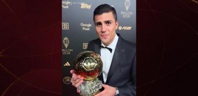 D&uuml;nyanın en prestijli futbol &ouml;d&uuml;llerinden Ballon d'Or Ronaldo ile Rodri'yi karşı karşıya getirdi