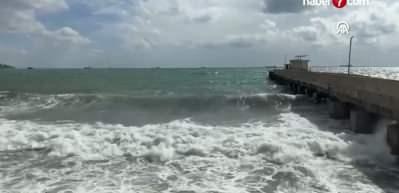 Marmara denizi i&ccedil;in fırtına alarmı: İstanbul valiliği uyardı