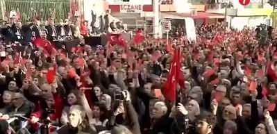 &Ouml;zg&uuml;r &Ouml;zel'in "b&uuml;y&uuml;k s&uuml;rpriz"i: CHP yandaşı medya da anlayamadı