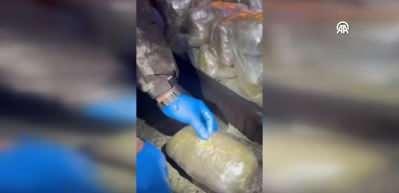 Sakatatların arasına gizlenen valizde 44 kilogram esrar bulundu