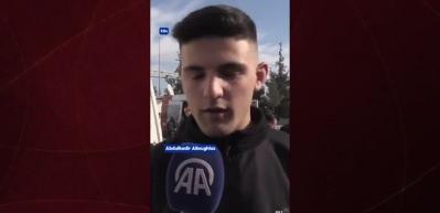 Suriyeli Abdulkadir &uuml;lkesine T&uuml;rk bayrağıyla d&ouml;nd&uuml;