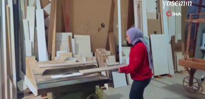 19 yaşındaki mobilya ustası Hatice Kübra babasının izinden gidiyor