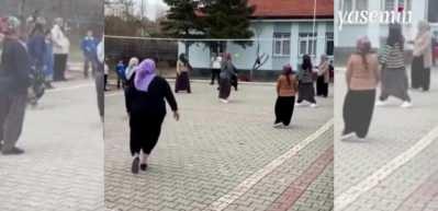 "Anadolu Sultanları" voleybol oynuyor! İşlerini tamamlayan kadınlar...