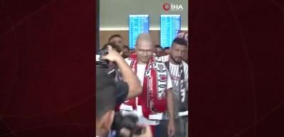 Antalyaspor, Alex de Souza ile yollarını ayırıyor