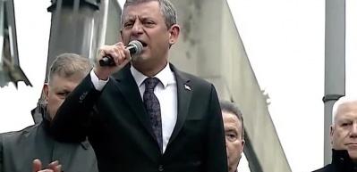 &Ouml;zg&uuml;r &Ouml;zel savcıları tehdit etti: Hesap verecekler