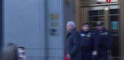 ABD'de Senat&ouml;r Bob Menendez'e r&uuml;şvet almaktan 11 yıl hapis cezası!