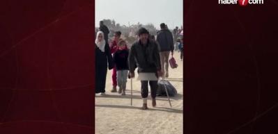 Yerinden edilmiş Filistinliler artık Gazze'ye, yuvalarına d&ouml;n&uuml;yorlar