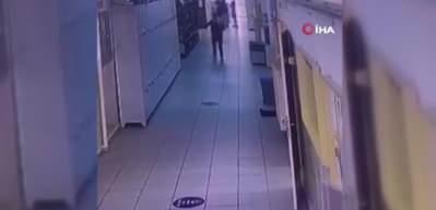 Sarıyer'de okulda &ouml;ğretmene yumruk atan veliye &ouml;d&uuml;l gibi ceza