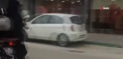 Bursa&rsquo;da 6 kişilik aile motosikletle tehlikeli yolculuk yaptı,  o anlar kamerada