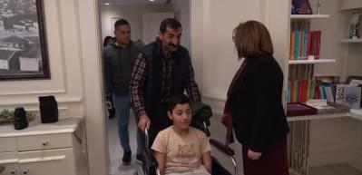 Başkan Şahi̇n i̇le buluşan Sarı&rsquo;nın i̇lk adımları duygu dolu anlar yaşattı