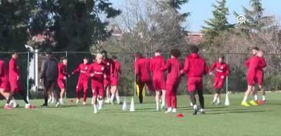 Galatasaray, UEFA Avrupa Ligi kadrosunu UEFA'ya bildirdi