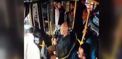 Zonguldak'ta belediye otobüsünde bayılan çocuk, şoförün kapıyı açmasıyla yere düşüp kafasını yere çarptı