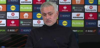 Jose Mourinho, Anderlecht galibiyetinin ardından Yusuf Ak&ccedil;i&ccedil;ek&rsquo;i &ouml;ve &ouml;ve bitiremedi