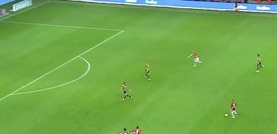 Derbinin en golc&uuml; ismi: Wesley Sneijder