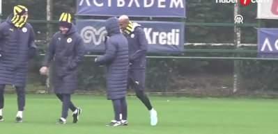 Fenerbah&ccedil;e tur i&ccedil;in sahaya &ccedil;ıkıyor! 