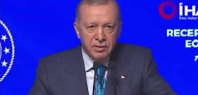 Fenerbah&ccedil;e'nin eski futbolcusu Mesut &Ouml;zil, AK Parti MKYK'sında yer aldı