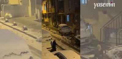 Gençliklerine geri döndüler! Beraber kar topu savaşı yapan yaşlı çift...