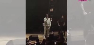 Dünyaca ünlü grup Blue'nun solisti Emrah'ın "Götür Beni Gittiğin Yere" şarkısını söyledi!