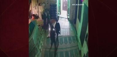 İsrail ordusu, Nablus'ta tarihi Nasr Camisi'ni ateşe verdi