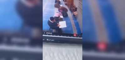 Ramazan ayının ilk gününde Kur'an-ı Kerim okurken vefat etti