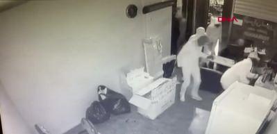 Fatih’te iş hanında soygun! İçi para dolu kasayı çaldılar