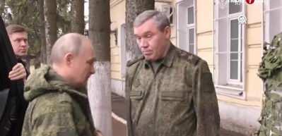 Putin Kursk b&ouml;lgesini askeri &uuml;niforma giyerek ziyaret etti