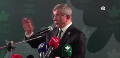 Ahmet Davutoğlu: Yolsuzluk yapanın karşısında, yolsuzlukla mücadele edenin yanındayız