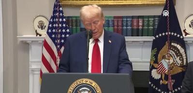 Donald Trump, eski hükümet yetkililerinin güvenlik izinlerini iptal etti