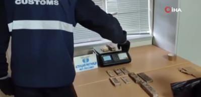Edirne'de v&uuml;cudunda 14 kilo altınla yakalandı