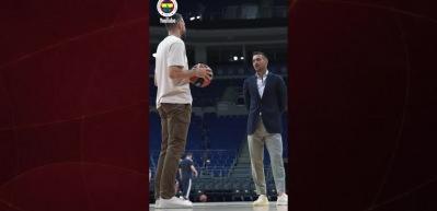  Dusan Tadic, Fenerbah&ccedil;e'deki 100. resmi ma&ccedil;ına &ccedil;ıkmaya hazırlanıyor