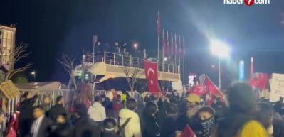 Provokatörler kontrolden çıktı: CHP'li vekilleri Saraçhane'den böyle kovdular!