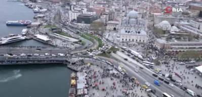Emin&ouml;n&uuml;'nde alışveriş yoğunluğu havadan g&ouml;r&uuml;nt&uuml;lendi