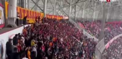 Galatasaraylı Taraftarlardan Filistin'e destek: "Kahrolsun İsrail, Filistin'e özgürlük"