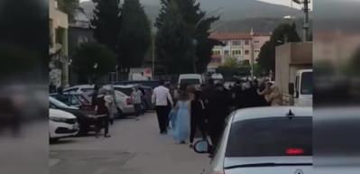 D&uuml;ğ&uuml;n &ouml;ncesi ortalık bir anda savaş alanında d&ouml;nd&uuml;! En mutlu g&uuml;nde kabusu yaşadılar