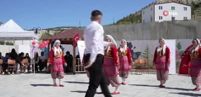 Hi&ccedil; evlenmedi! Emine ninenin kına gecesi hayali ger&ccedil;ek oldu