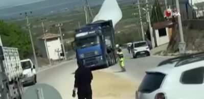 Rüzgar türbini pervanesi devrildi! Facia ucuz atlatıldı