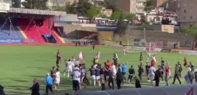 2. Lig'e y&uuml;kselen ve Amat&ouml;r'e d&uuml;şen takımlar belli oldu