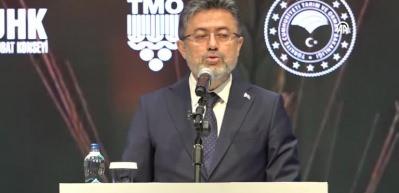 Bakan Yumaklı don felaketi sonrası sahada: &Ccedil;ift&ccedil;ilerle aracısız g&ouml;r&uuml;şme