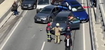 Beylikd&uuml;z&uuml;'nde 6 ara&ccedil; birbirine girdi: 1 yaralı