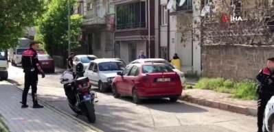52 yaşındaki adam evinde &ouml;l&uuml; bulundu