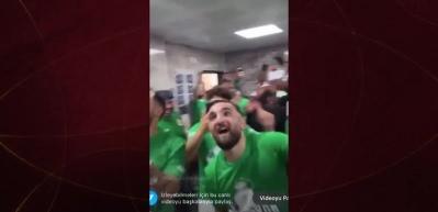Şampiyonluk kutlamasında küfür eden futbolcu tepki çekti