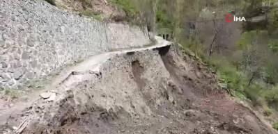 Artvin’de yol yapımı sırasında heyelan meydana geldi