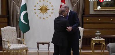 Cumhurbaşkanı Erdoğan ve Pakistan lideri Şerif arasında kritik g&ouml;r&uuml;şme!