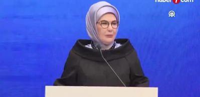 Emine Erdoğan'dan "Dünya Ebeler Günü" mesajı: Mucizeyi kucaklayan kahramanlar