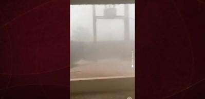 Kum fırtınaları Arap d&uuml;nyasını esir aldı... O anlar kameralara yansıdı