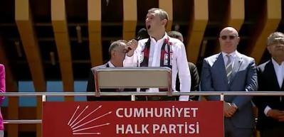 Vanlılar şaştı kaldı: Özgür Özel'den Sırrı Süreyya Önder’in ruhuna alkış