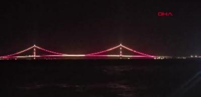 Çanakkale Köprüsü'nde Galatasaray'ın şampiyonluğu kutlandı