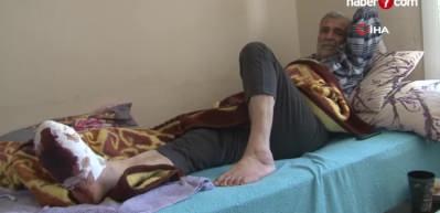 Ayağında oluşan a&ccedil;ık yarası iyileşmeyen Muzaffer amca, ağlayarak yardım istedi