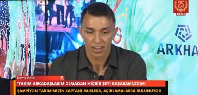 Galatasaray'a resmen veda eden Muslera gözyaşlarına hakim olamadı!